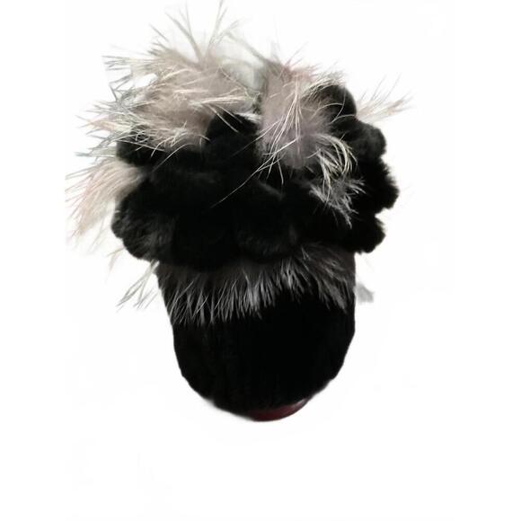 Chinchilla Rex Rabbit Fur Black /White Stretch Women\'s Winter Hat